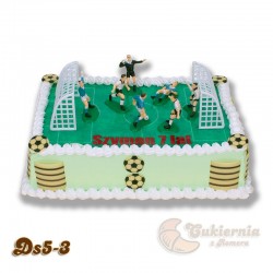 Tort w kształcie boiska z piłkarzami